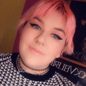 Meet your Posher, Holly